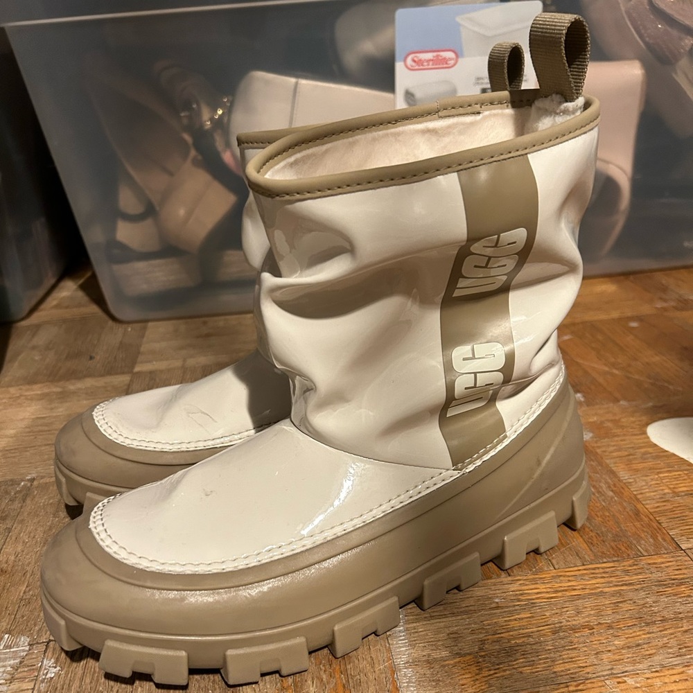 Ugg Classic Brellah Mini - size 8